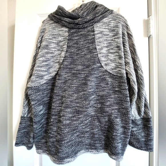 Womens Calvin Klein Performance cowl neck tulip-hem top size Medium - Picture 2 of 4